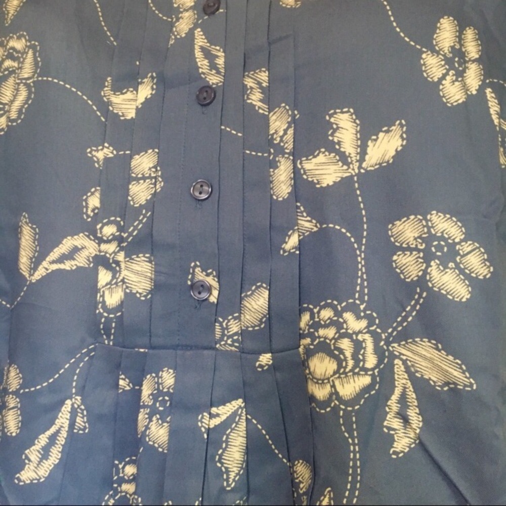 NWT Pintuck blouse 3/4 sleeve - Picture 3 of 6